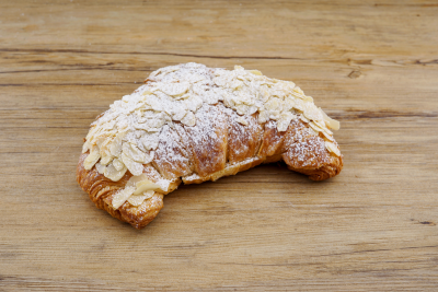 Mandel Croissant